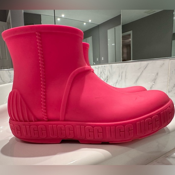 Ugg Drizlita Rainboots, Pink, Size 2 - Picture 6 of 10